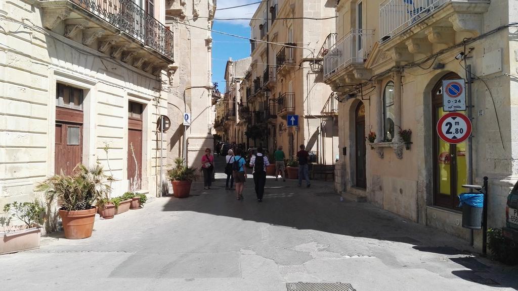 Calarossa Residence Syracuse Buitenkant foto