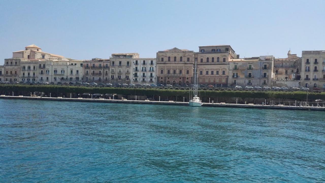 Calarossa Residence Syracuse Buitenkant foto
